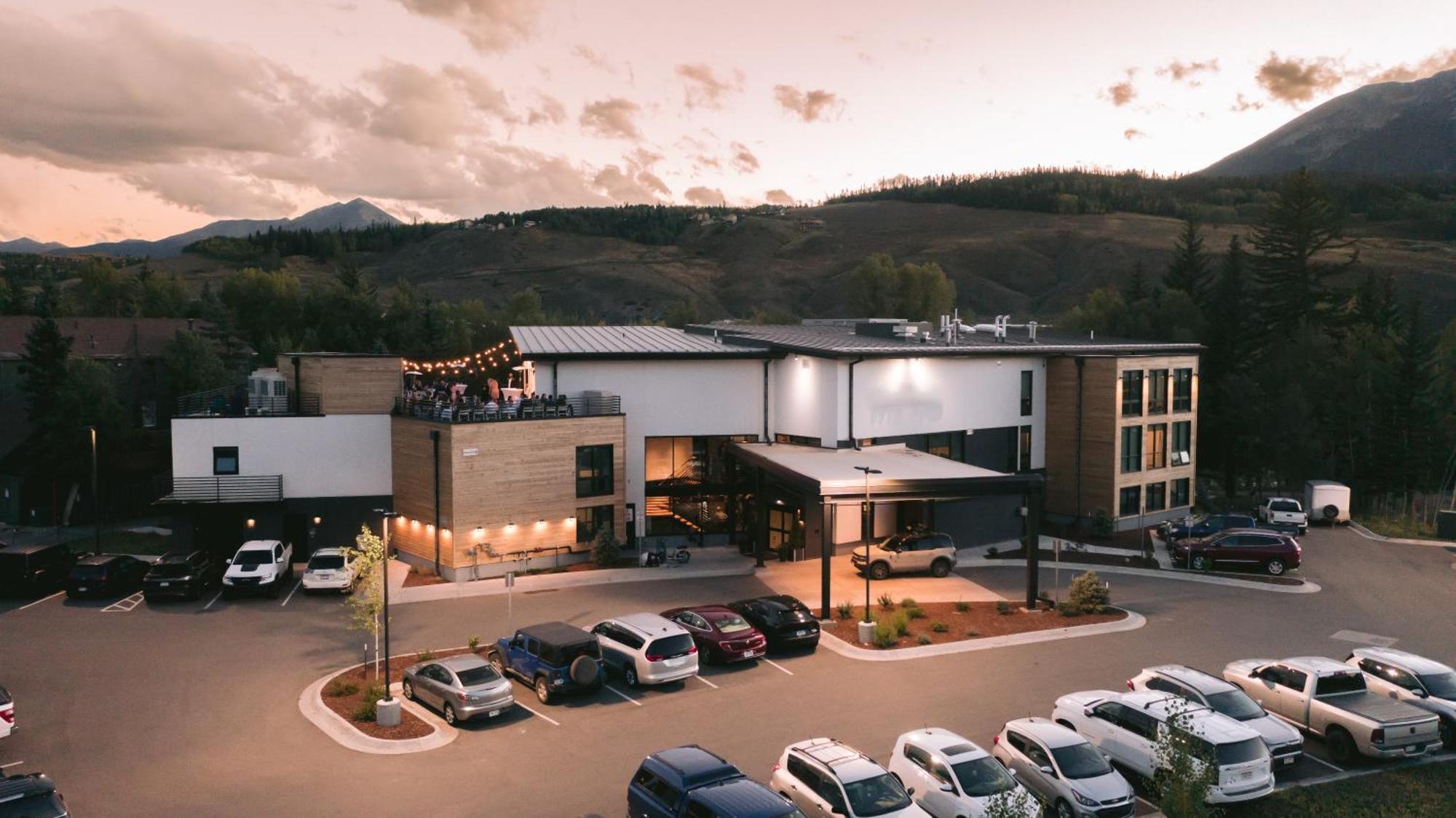 The Block Hotel & Commons Silverthorne Exterior photo